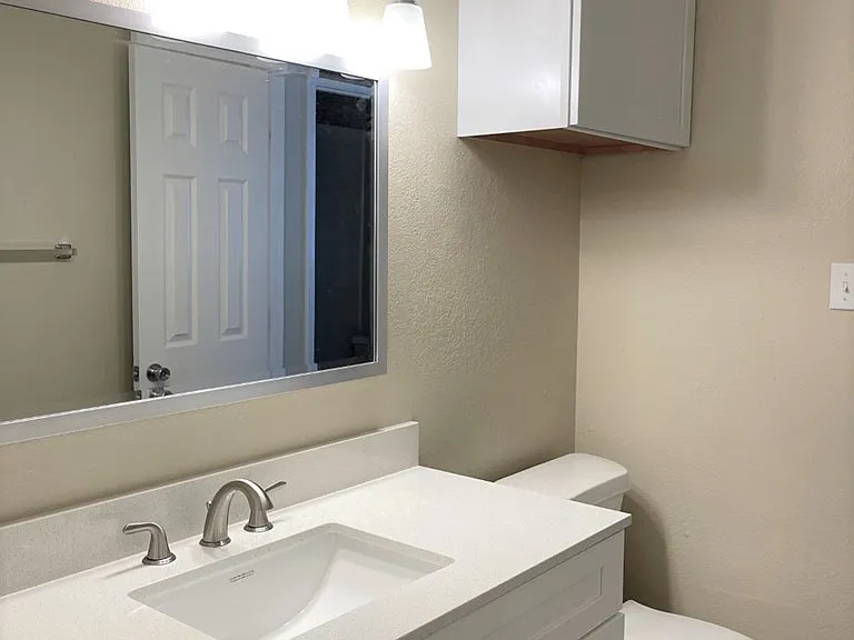 117 N Glenwood Dr #D — Photo 13