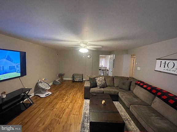 3rd image of 629 State Cir