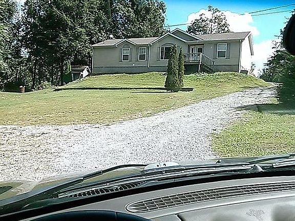 3 bedroom from the road