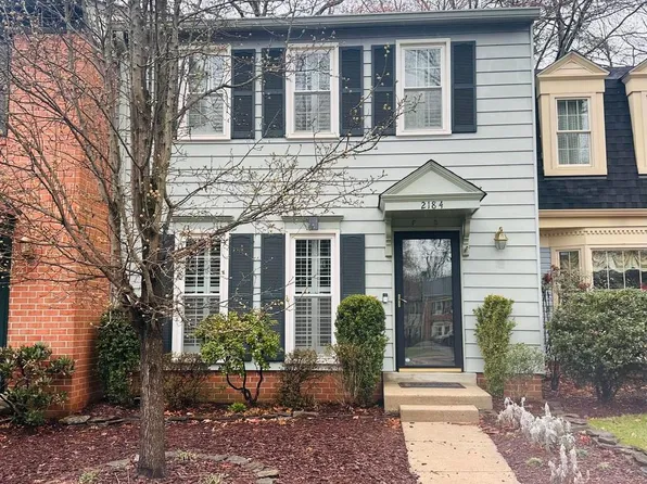 2184 Pond View Ct, Reston, VA 20191