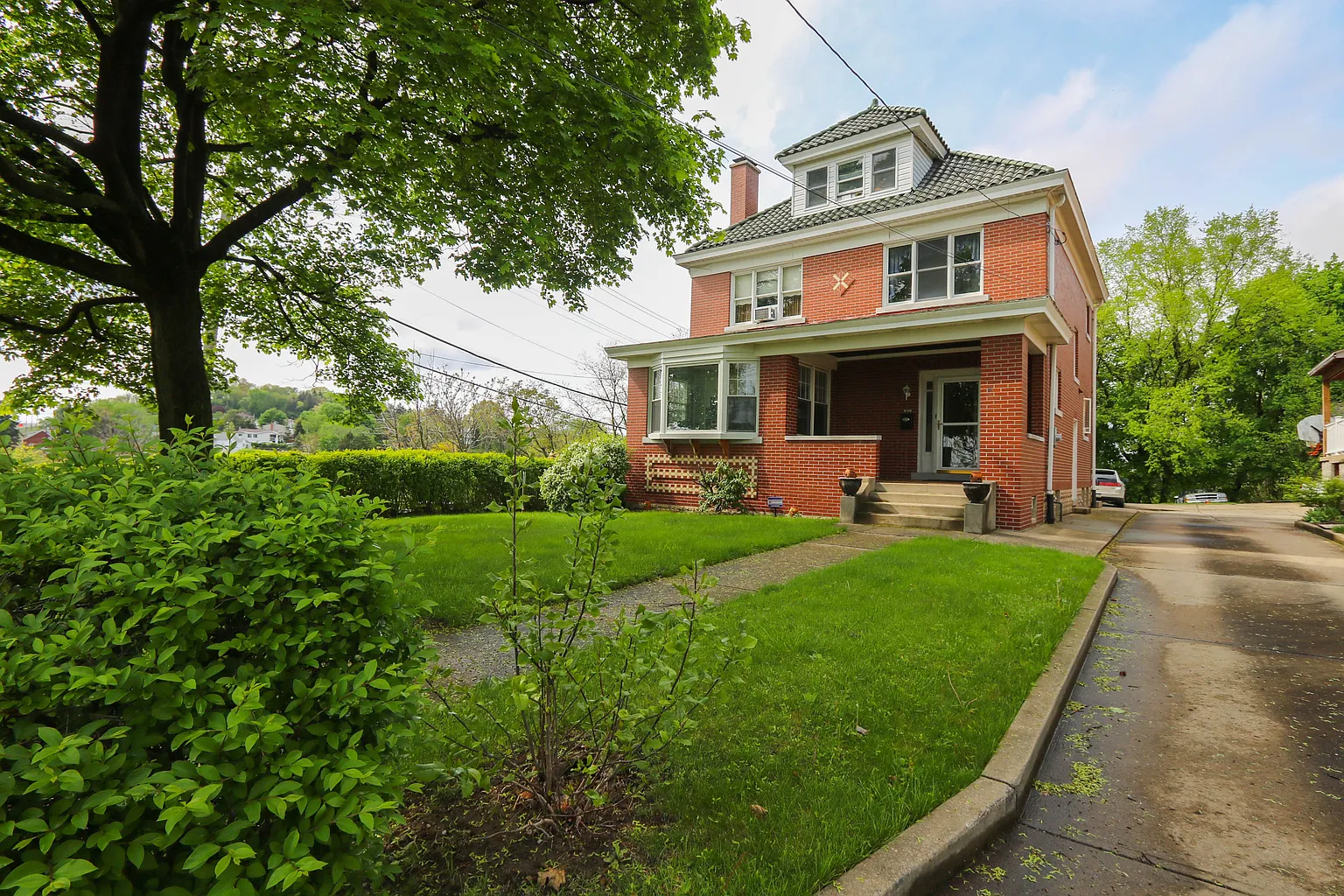 301 Ivory Ave photo 1