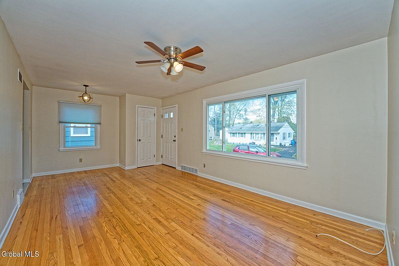 5th image of 12 Gage Avenue