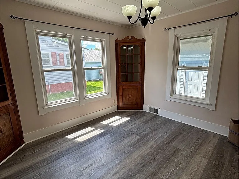 418 East Ave — Photo 3