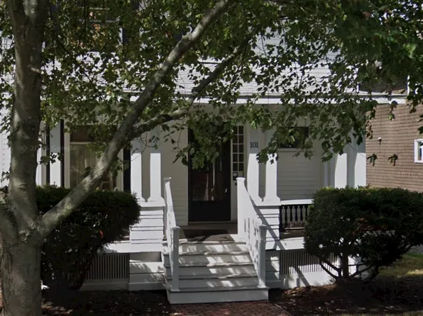 101 Dartmouth St #1, Portland, ME 04103