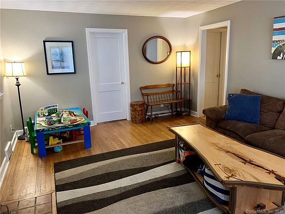 5th image of 293 Allyndale Dr