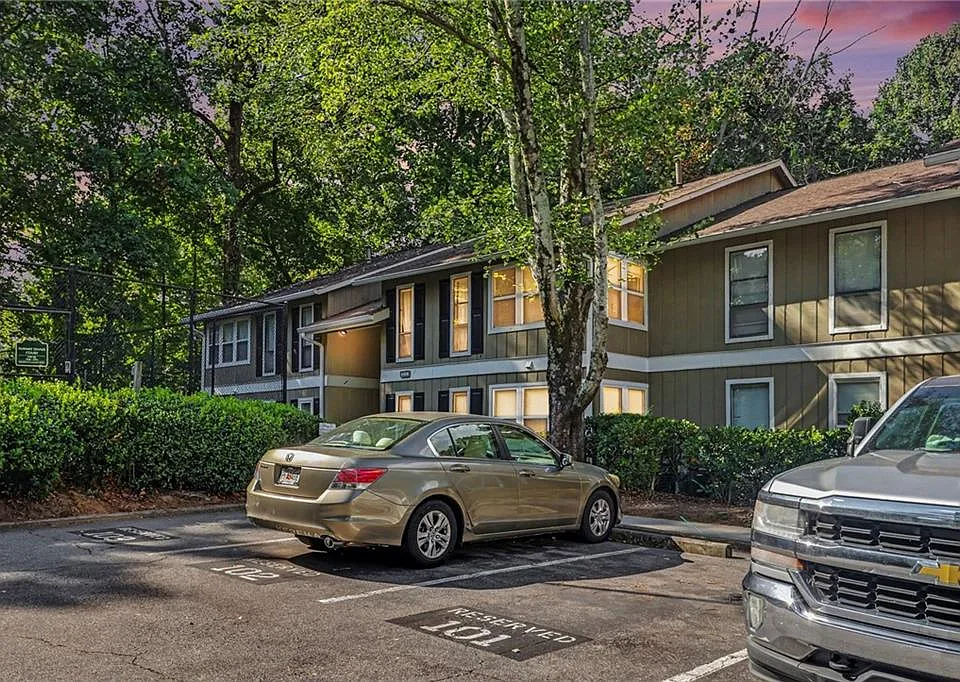5159 Roswell Rd #9