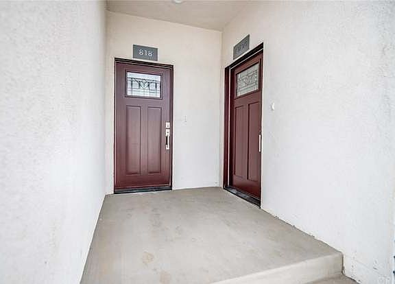 2nd image of 816 W 84th St #818