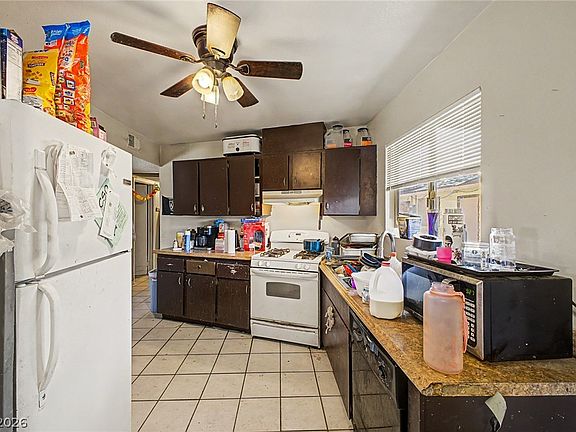 4th image of 5015 Carmel Ave