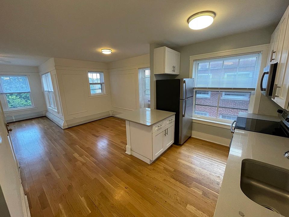 1st image of 4528 N Malden St #133
