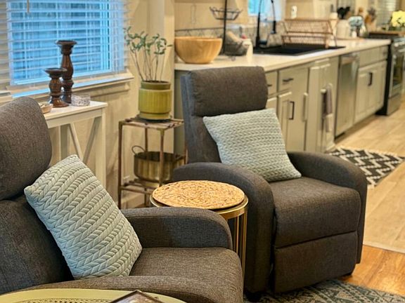 Cute sitting area, great for morning coffee or evening coctail