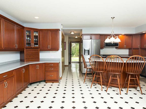 5th image of 832 Calle View Dr