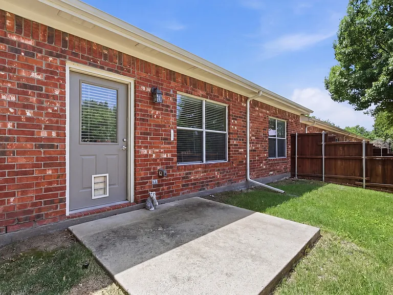 7257 Rembrandt Dr — Photo 23