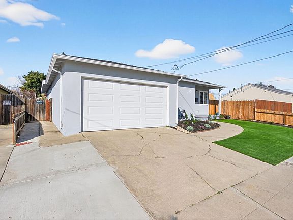 3rd image of 1131 Bishop Ave