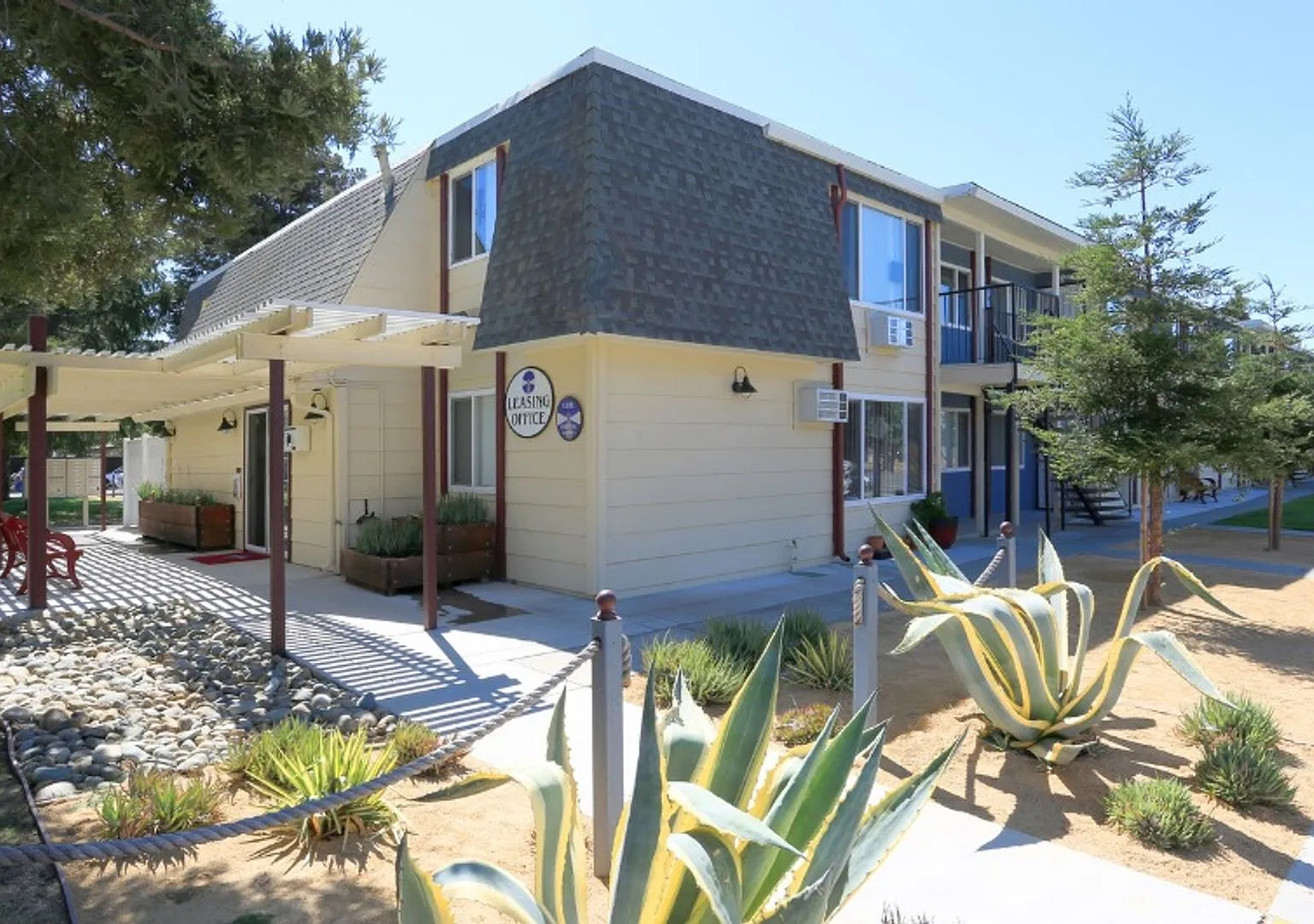 450 - Harbor Breeze — Photo 2