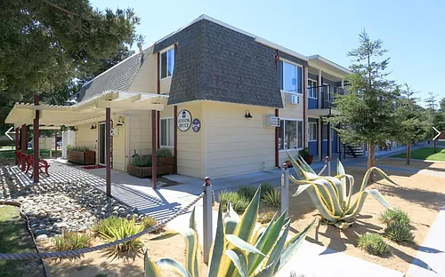 450 - Harbor Breeze Photo 1