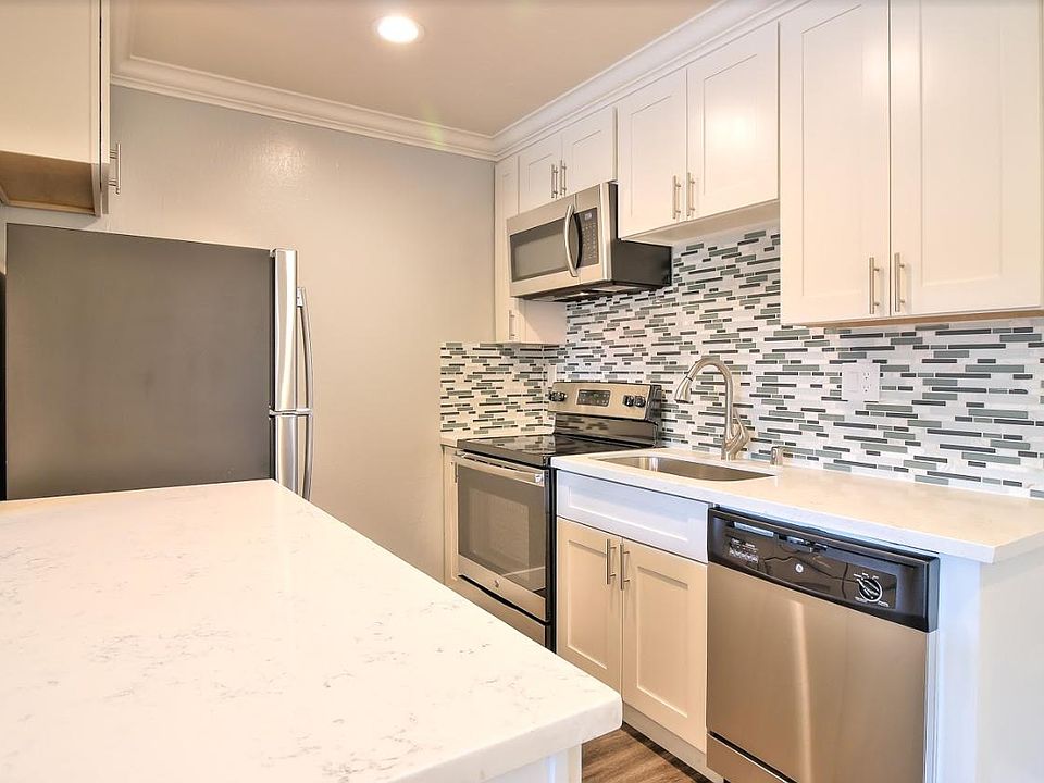 1st image of 441 Poplar Ave #211