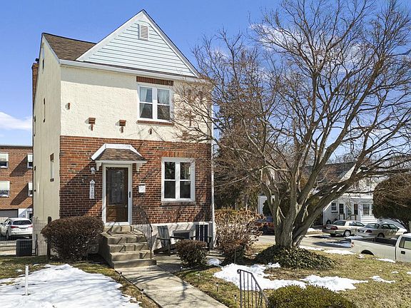 2nd image of 200 Willowbrook Ave