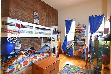 Rented by Manhattan Spaces