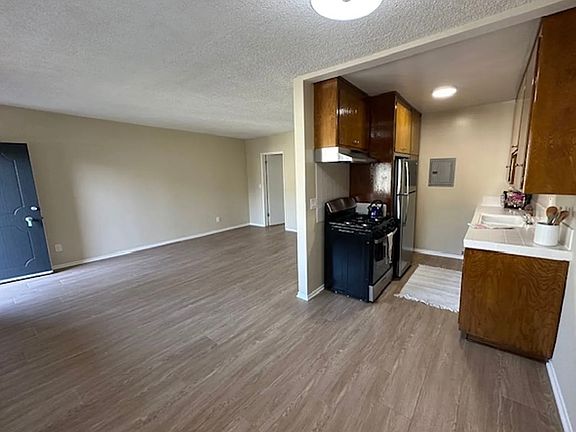 3rd image of 567 N Holliston Ave APT 2