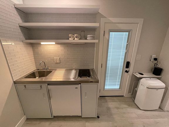 2nd image of 2306 32nd St