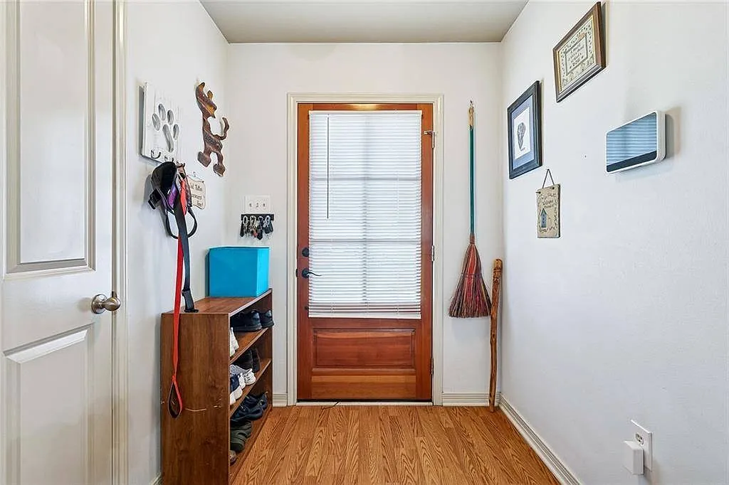 3 bed, 1431 sqft, $1,750 — Photo 2