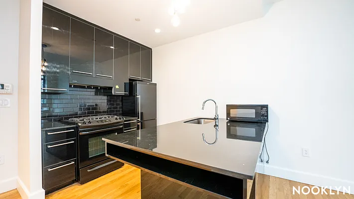 Rented by Nooklyn NYC LLC | media 28