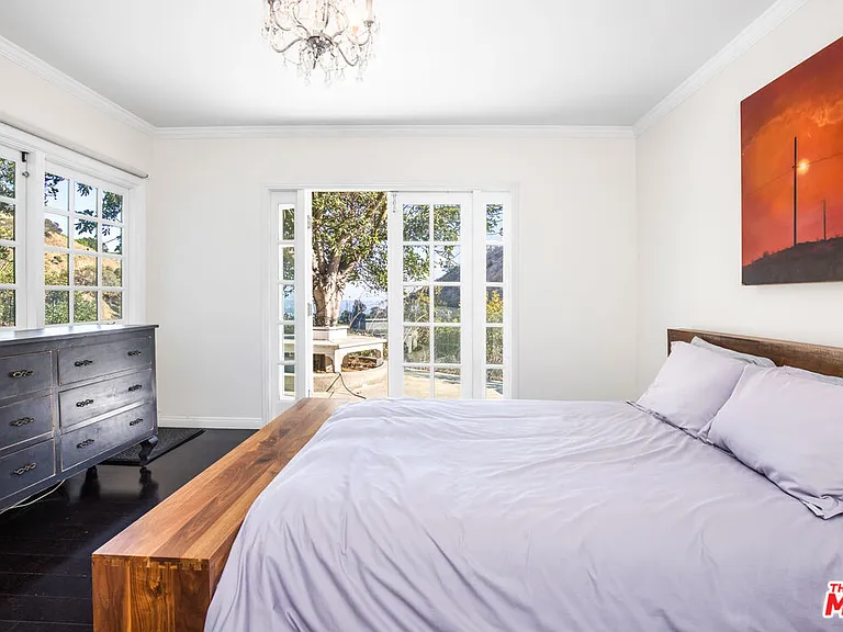 2200 Outpost Dr — Photo 9