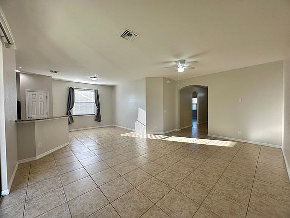 4th image of 926 SW 32nd Ter