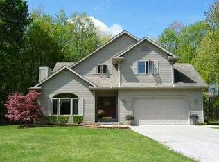 5339 N Shore Rd, Pinconning, MI 48650