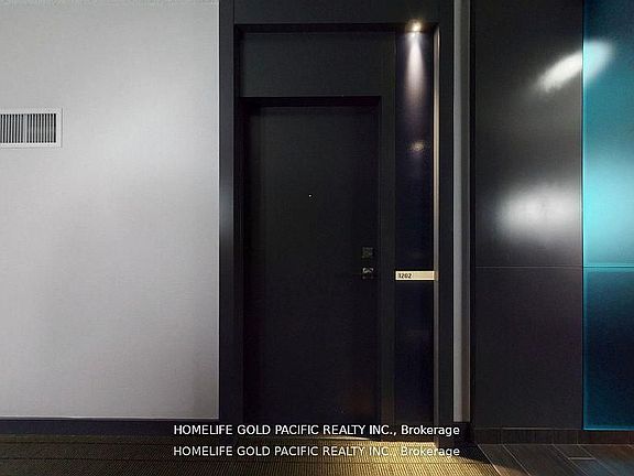 4th image of 832 Bay St #1202