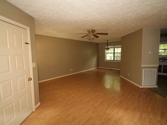 2nd image of 319 Couch St