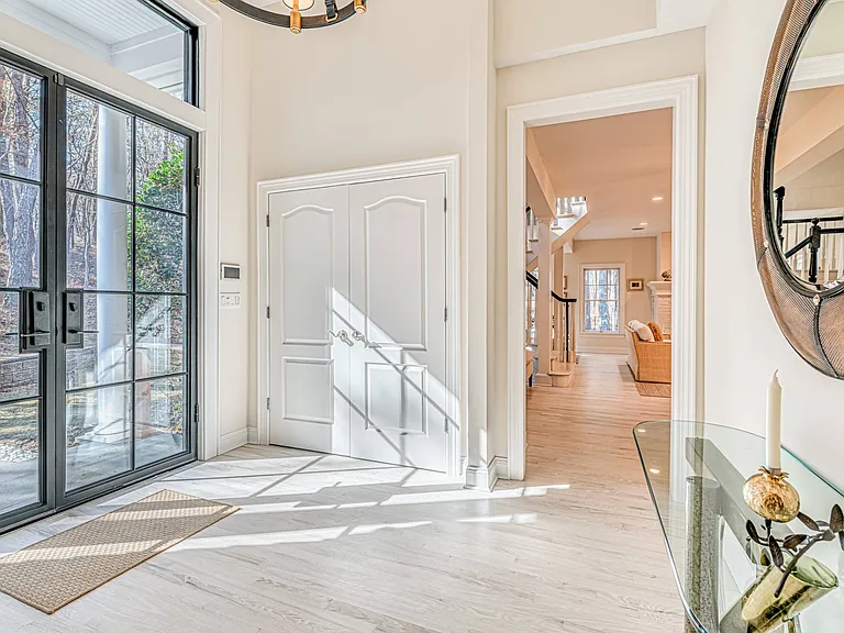 1058 Noyac Path — Photo 3