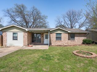 1533 Meadowcrest Dr, Garland, TX 75042