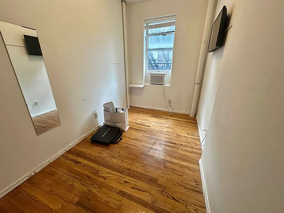 4th image of 135 W 10th St APT 16