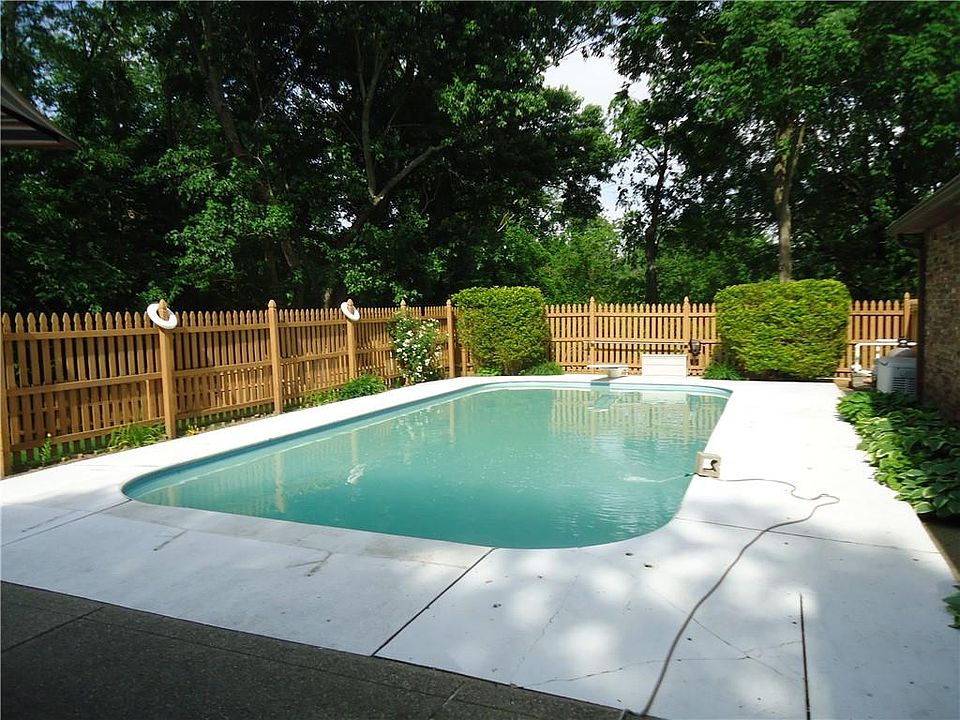 2nd image of 3560 Tallwood Ln