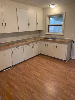 2 bed, 1.0 bath, $750 — Photo 4