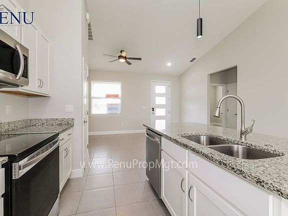 5th image of 395 Begonia Ct