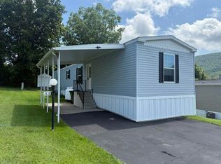 33 Hillside Pl, Kunkletown, PA 18058