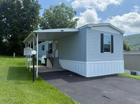 33 Hillside Pl, Kunkletown, PA 18058