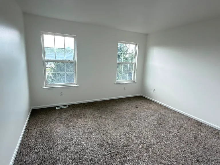 1071 King Way — Photo 17