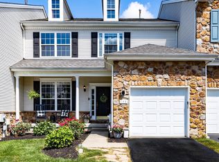 102 Huntteam Ln, West Chester, PA 19382