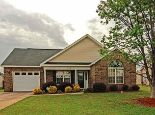 124 Cedarland Dr, Warner Robins, GA 31088