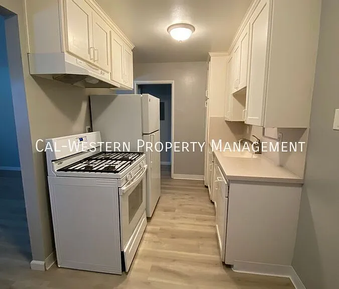 280 N 8th St #2 — Photo 4