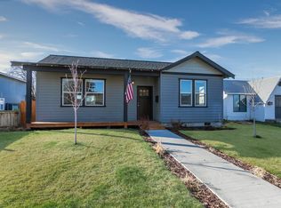 239 SW 11th St, Redmond, OR 97756
