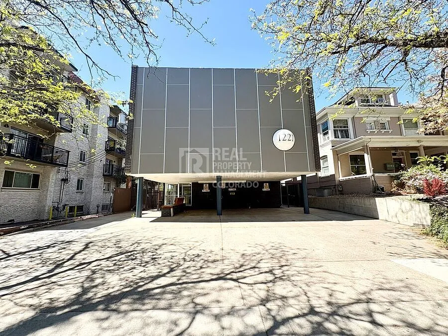 Building Photo - 1221 N Clarkson St #6