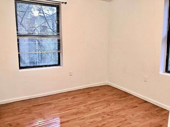 3rd image of 525 W 158th St APT 4D