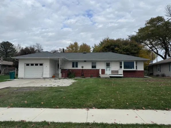14 W Main St, Adams, MN 55909