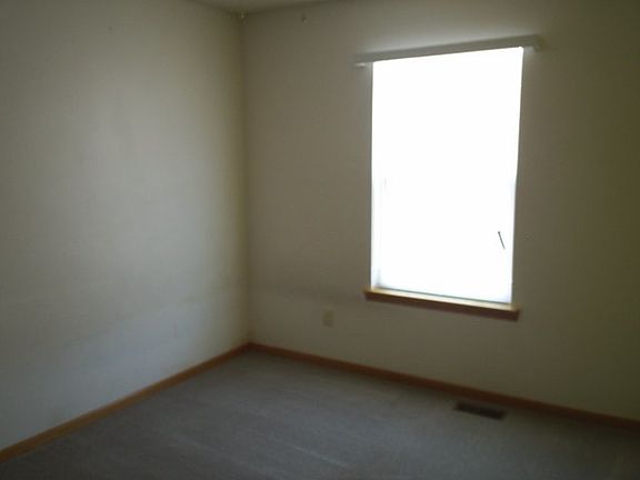 5th image of 1726 N Black Oak Ct #2