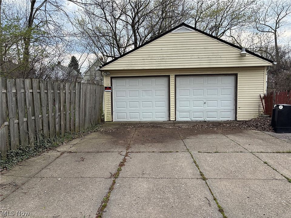 2nd image of 1654 Avalon Rd