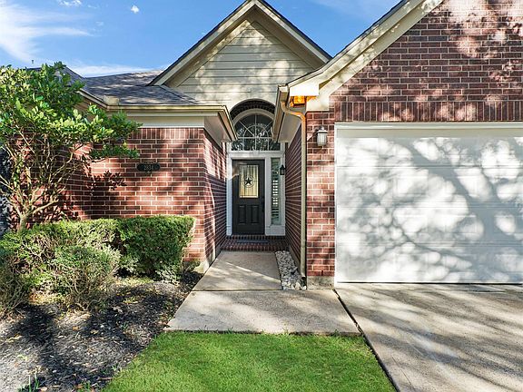 2nd image of 2834 Five Oaks Dr